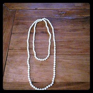 Beautiful Faux Pearl Necklace 🌼